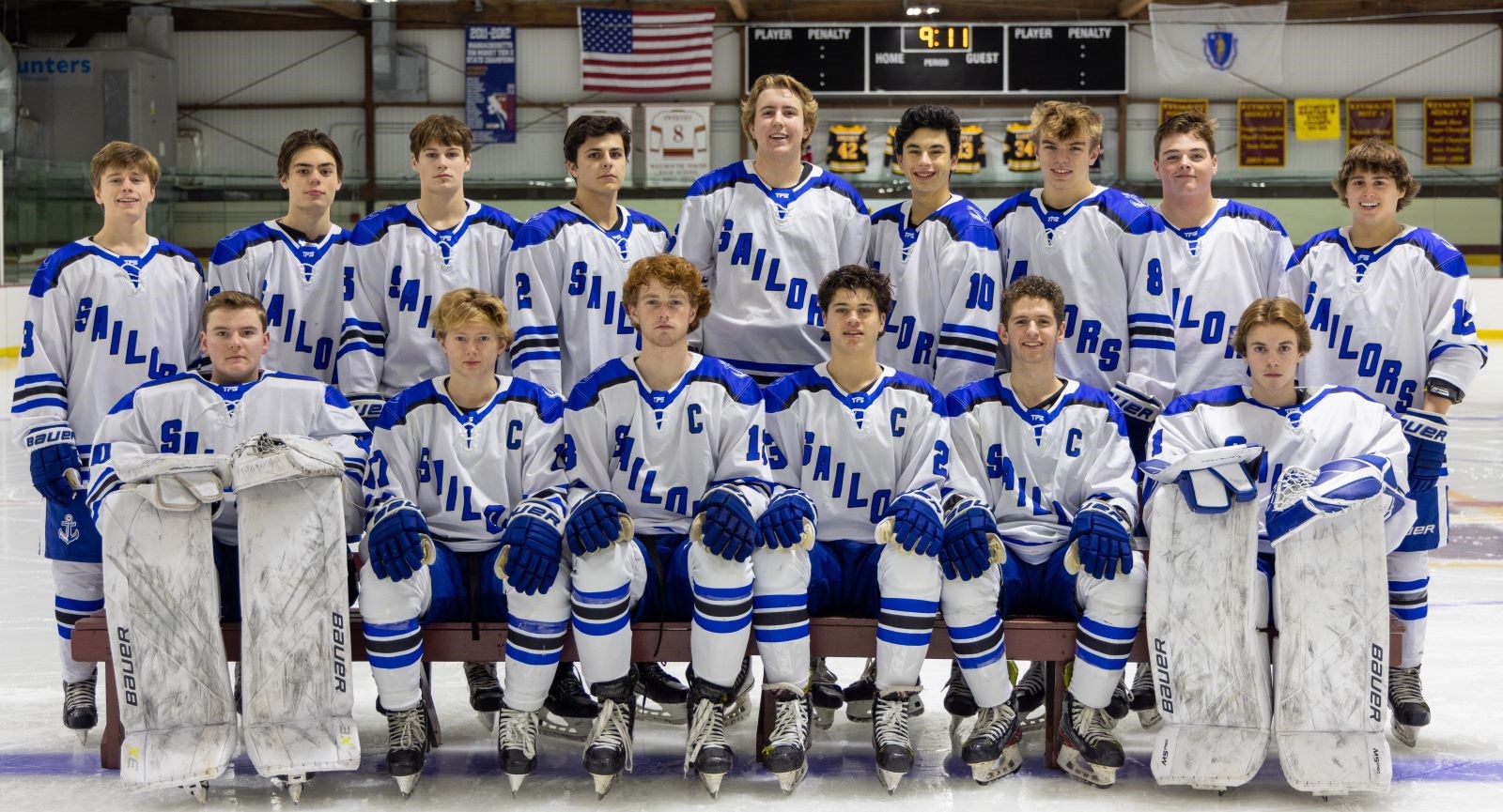 Boys%20Hockey%20Seniors2.jpg