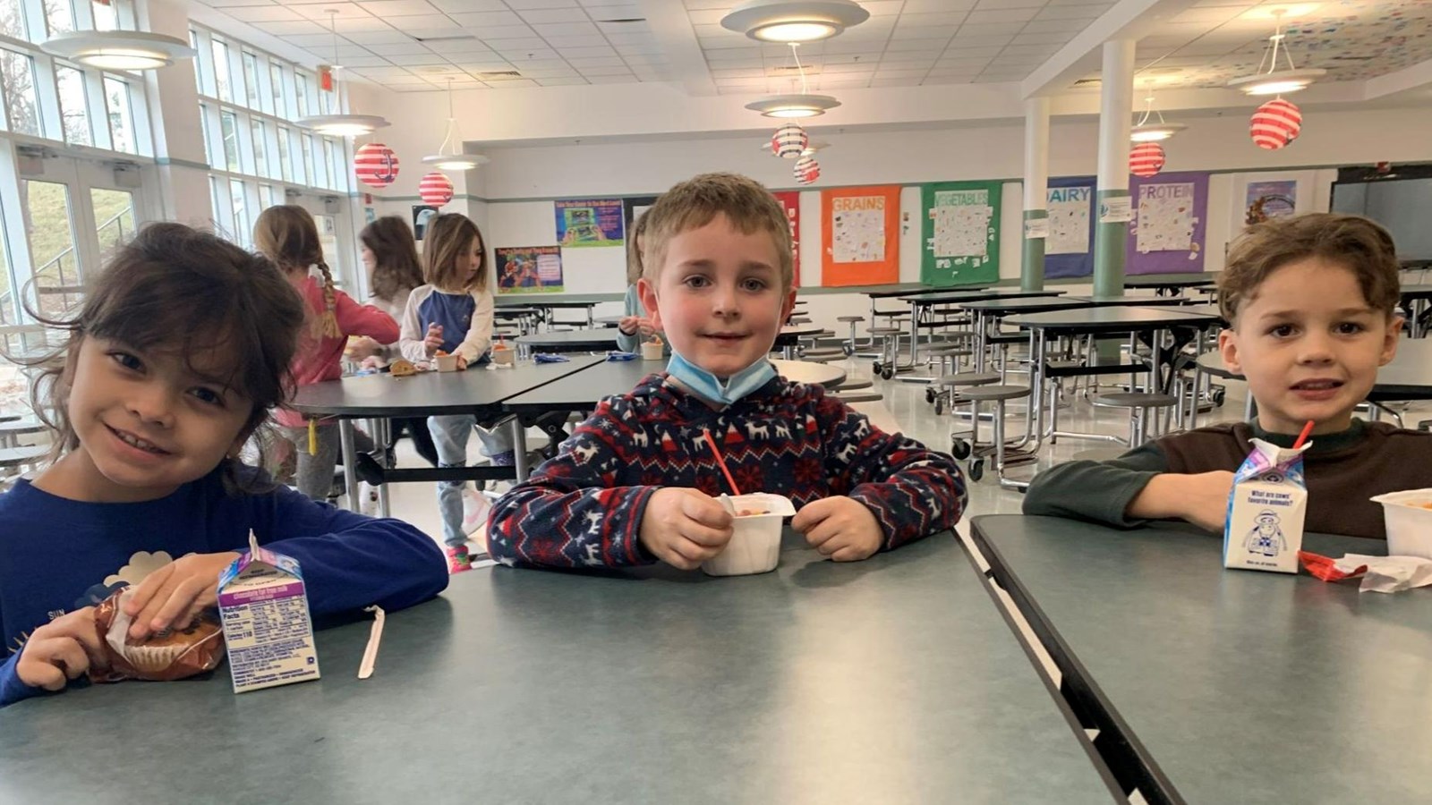 students having breakfast